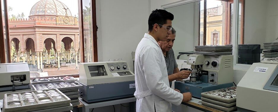 Auxiliar de Laboratorio Óptico